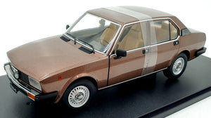 1/18 Mitica Die-cast Alfa Romeo Alfetta 2000 TD Turbo Diesel 1979 luci di bosco met