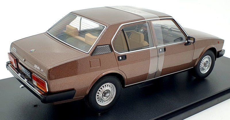1/18 Mitica Die-cast Alfa Romeo Alfetta 2000 TD Turbo Diesel 1979 luci di bosco met