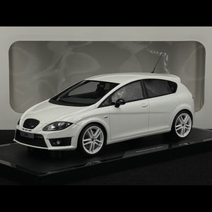 1/18 Otto-Mobile Seat Leon MKII Cupra R 2010 bianca